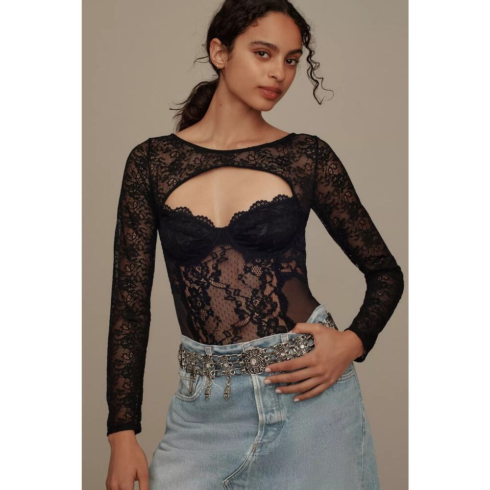 ✨ Anthropologie Stunning Long-Sleeve Statement Cutout Lace Bodysuit ✨